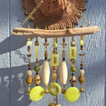 resized green rounds gold heart hanger